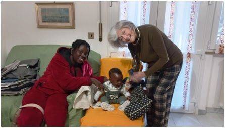 Mame Diarra e il suo piccolino aiutati dal Movimento per la Vita