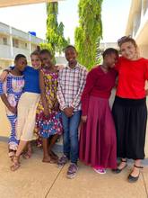 Cinque ragazze in Tanzania