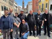 I giovani preti con il vescovo Simone a Venezia