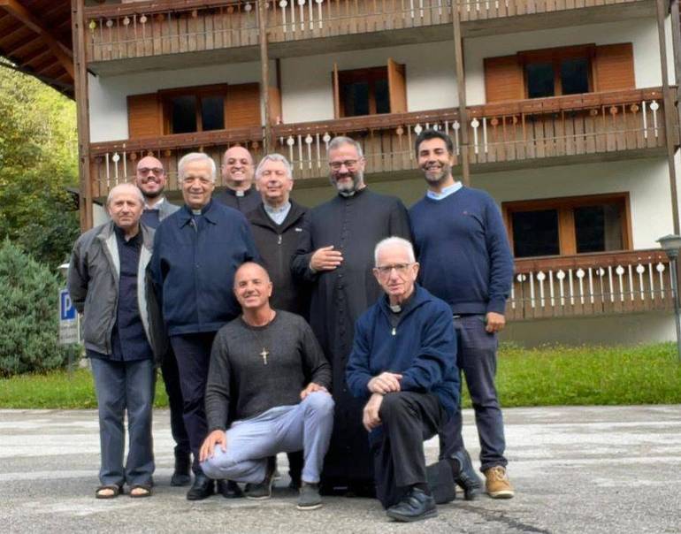 Il Vescovo a Canale d'Agordo con i sacerdoti della diocesi