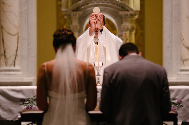 Mancanza di fede e sacramento del matrimonio. . La spiegazione del vicario giudiziale