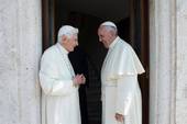 "Benedetto XVI faceva teologia in ginocchio"
