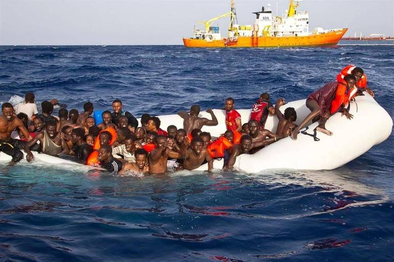 Cinque naufragi: 200 migranti morti in un mare di indifferenza