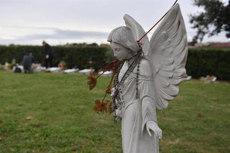 Il nuovo regolamento cimiteriale per i bambini abortiti