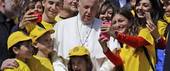 Il Papa ai giovani: siate messaggio di unità in un mondo che si divide