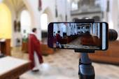 Le Messe in diretta streaming: tre anni dopo la Rete riflette